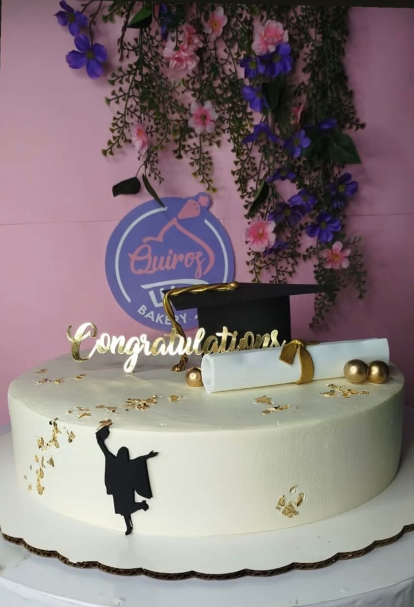 Pastel de graduación decorado